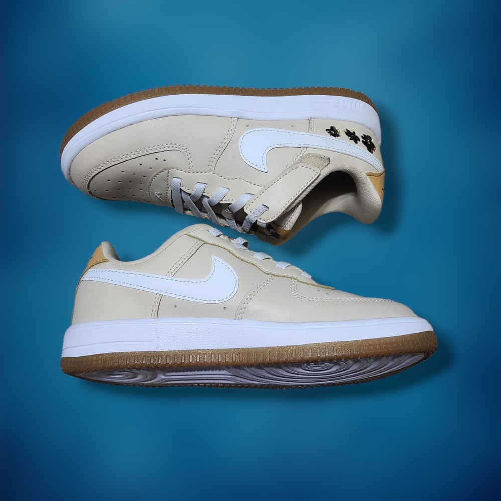 Nike Force 1 Low SE EasyOn Sneakers Size 2Y